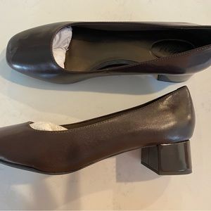Trotters Low heel pump New